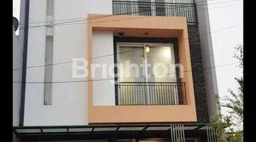 Gambar 1 RUMAH TAMANSARI 3½ LANTAI MINIMALIS MODERN SEMI FURNISHED, LOKASI STRATEGIS