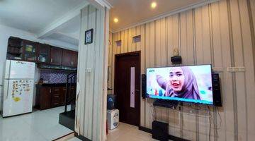 Gambar 4 Rumah Hook Bagus 3 Lantai Baru Renovasi Full Furnished