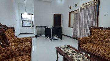 Gambar 1 Rumah Hook Bagus 3 Lantai Baru Renovasi Full Furnished