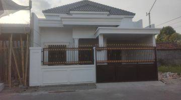 Gambar 1 Rumah Greesss mewah american style di gentan surakarta