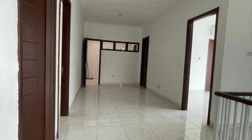 Gambar 2 Dijual Rumah Hoek 2 Lantai Di Discovery Bintaro