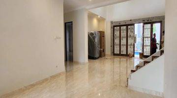 Gambar 5 For Sale  Brand  House ( Renovated) Dlm Ekslusive Town House Di Belakang Penvile Pejaten 