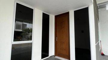 Gambar 2 Rumah Mewah Komplek Elite Royal Sumatera Kota Medan