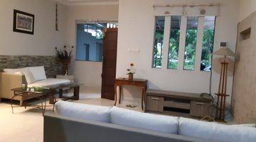 Gambar 2 Rumah 3 Lantai Bagus Furnished SHM di Setraduta Cemara, Bandung