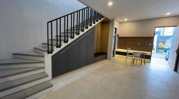 Gambar 1 Rumah 2 Lantai Bagus Unfurnished SHM di Setraduta Casa Grande , Bandung