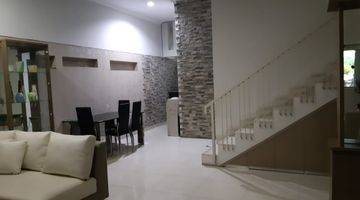 Gambar 1 Rumah 3 Lantai Bagus Furnished SHM di Setraduta Cemara, Bandung