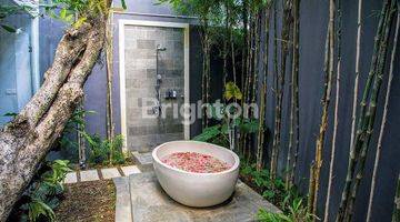 Gambar 2 Stunning three bedroom villa in Petitenget Bali