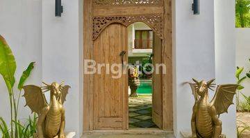 Gambar 3 Stunning three bedroom villa in Petitenget Bali