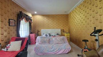 Gambar 3 Rumah Pik 10x25 2,5 Lantai Rapi Siap Huni