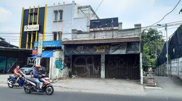 Gambar 5 Rumah di Jl kesehatan raya no 54 RT 010/11 Kel Bintaro 