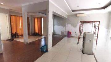 Gambar 4 Rumah 2 Lantai ,bagus,semi Furnished, Shm, di Kebayoran Residence