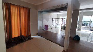 Gambar 5 Rumah 2 Lantai ,bagus,semi Furnished, Shm, di Kebayoran Residence