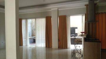 Gambar 1 Rumah 2 Lantai ,bagus,semi Furnished, Shm, di Kebayoran Residence