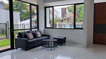 Gambar 2 Rumah BARU 2 lantai Hook hadap Timur semi Furnished SHM sayap Jl Peta tengah kota Bandung