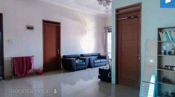 Gambar 4 Rumah Bagus 2 Lantai Mekar Wangi Bandung Semi Furnished SHM