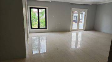 Gambar 4 Dijual Rumah mewah dengan kolam renang lt.313m² di Taman Beverly Golf Lippo Karawaci 