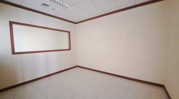 Gambar 4 Sewa Kantor Soho Capital Central Park Sdh Partisi 136 M2 Hrg Nego