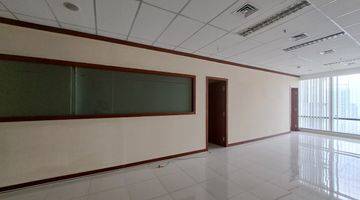 Gambar 1 Sewa Kantor Soho Capital Central Park Sdh Partisi 136 M2 Hrg Nego