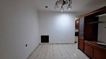 Gambar 4 Di Jual Cepat Rumah Bagus Semi Furnished di Taman Palem