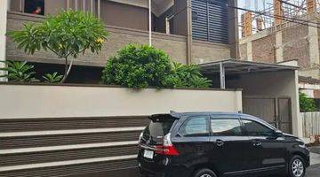 Gambar 2 *DIJUAL Rumah 2 Lantai di Perumahan Sunrise Garden, Jakarta Barat*

Luas tanah : 150m ( 10 x 15m )
Luas bangunan : 200m
2 lantai full bangunan
Hadap Barat
Sdh renovasi total
Atap pakai baja ringan
Lantai marmer italy & Kusen jati
Meja dapur, meja pantry d