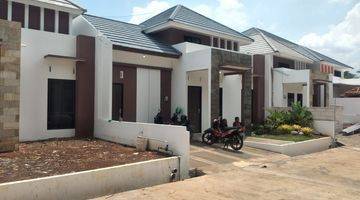 Gambar 2 Rumah Modern Di Jatisari Mijen