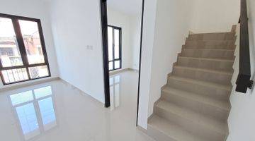 Gambar 4 Dijual Rumah Baru 2 Lt Dlm Finishing Villa Melati Mas ~ V170053