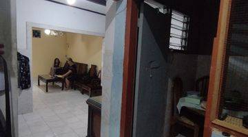 Gambar 5 Rumah 1.5 Lt Babatan Indah Depan Taman Bermain 