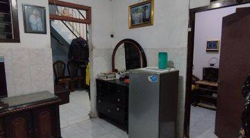 Gambar 3 Rumah 1.5 Lt Babatan Indah Depan Taman Bermain 