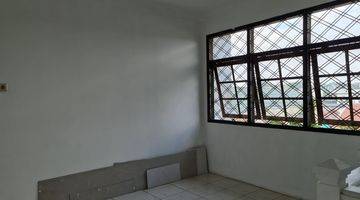 Gambar 2 Rumah 2 Lantai Butuh Renovasi SHM di Jl.deudeul Bantarjati, Bogor