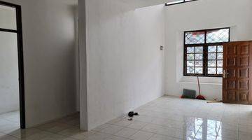 Gambar 5 Rumah 2 Lantai Butuh Renovasi SHM di Jl.deudeul Bantarjati, Bogor