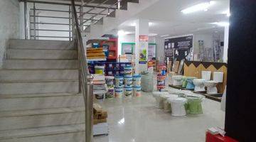 Gambar 2 Supermarket Bangunan Karawang 