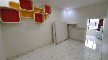 Gambar 5 Dijual Rumah 2 Lantai Semi Furnished Siap Huni di Sutera Flamboyan. Byn