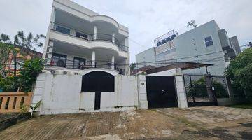 Gambar 2 Dijual Rumah Kost Good Investment Kamar Semua Full Terisi, Griya Loka Bsd. Ylefb