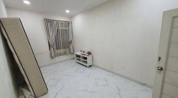 Gambar 3 Dijual Rumah 2 Lantai Semi Furnished Siap Huni di Sutera Flamboyan. Byn