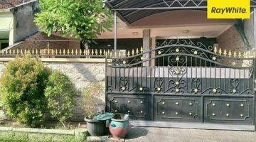 Gambar 1 Dijual Rumah SHM di Jalan Banyuurip Kidul Molin Surabaya