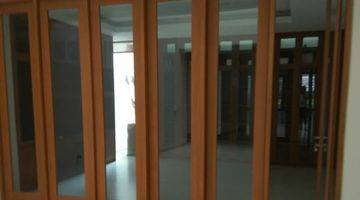 Gambar 1 Rumah 2 Lantai Bagus Unfurnished SHM di Menteng, Jakarta Pusat