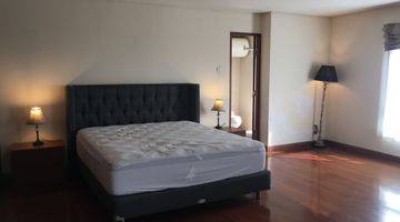 Gambar 5 Apartement Luas Permata Hijau Residence Furnished