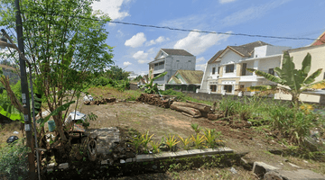 Gambar 3 Dekat Polda Diy Ringroad Utara Jogja, Tepi Jalan Aspal