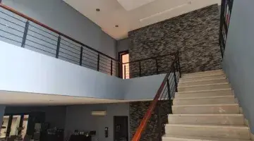 Gambar 2 Rumah Langka Dengan Interior Semi Furnished di Puri Indah Jakarta Barat