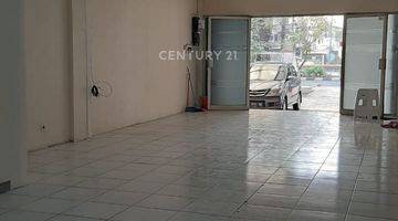 Gambar 2 Ruko 3 Lt Lokasi Strategis  Jl.  R Suprapto  Full Renovasi R1970