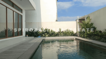 Gambar 1 Newly Built  3 Bedrooms Unfurnished Villa in Pererenan 