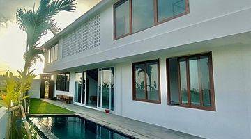 Gambar 1  Yearly And Monthly Rent Modern Design 3 BR Villa Ricefield View Canggu