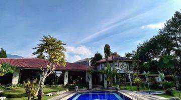 Gambar 1 Rumah / Villa Mewah SHM di Cisarua, Puncak Bogor - Jawa Barat