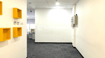 Gambar 4 Jarang Ada Office Soho Capital 200M Central Park Semi Furnished