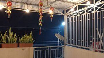 Gambar 3 Dijual Rumah 2.5lantai siap huni SHM di Jl m Basir 
Pasar lima Marelan