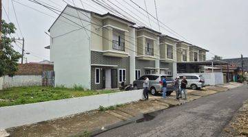 Gambar 2 Di Jual Villa Deket Manhattan City Square