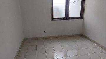 Gambar 4 Disewakan Rumah 1lt 2kt 1km 2ac di Alam Sutera