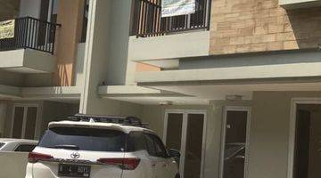 Gambar 2 Rumah townhouse cantik dan siap huni dgn harga ekonomis