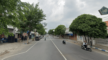 Gambar 2 Ruko Strategis di Samping Jalan Arteri Jombang