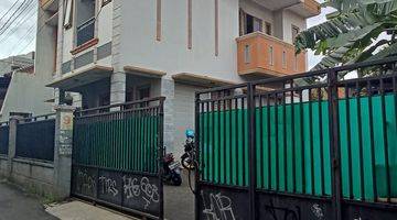 Gambar 1 Dijual Rumah 2 Lantai Strategis Palmerah Barat